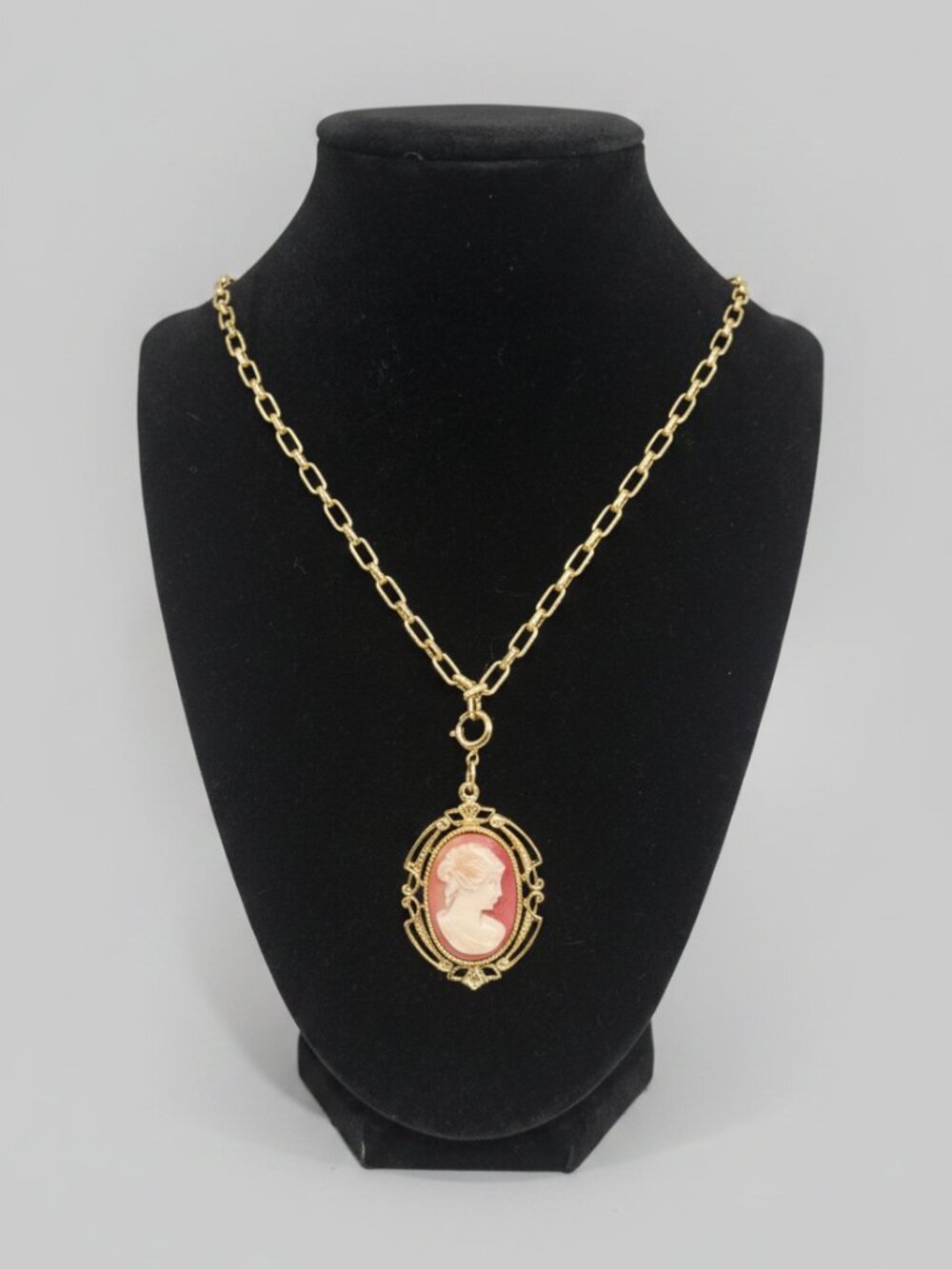 Vintage Cameo Pendant Necklace Gold-Tone Victorian Revival Jewelry